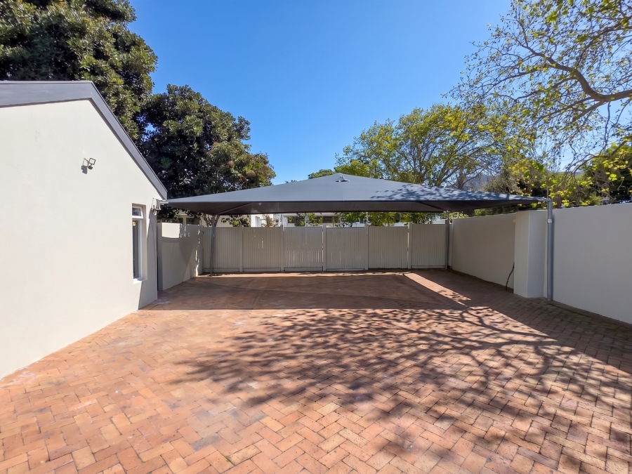 4 Bedroom Property for Sale in Constantia Western Cape